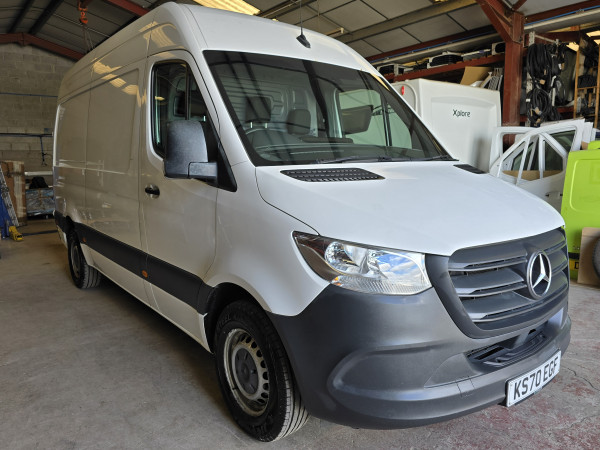 2020\70 Mercedes-Benz Sprinter 315Cdi Progressive Medium Diesel Rwd 3.5T Panel Van EU 6 // PBT-388