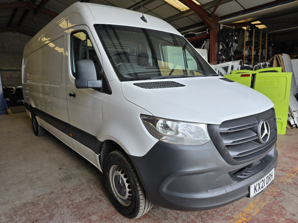 2021\21 Mercedes-Benz Sprinter 315Cdi Progressive Long Diesel Rwd 3.5T  Progressive Panel Van EU 6 @ // PBT-393